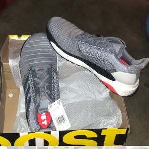 Men’s athletic shoes